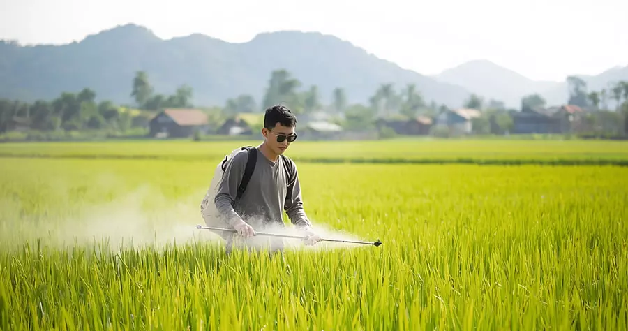 植保機適合大面積農地噴地
